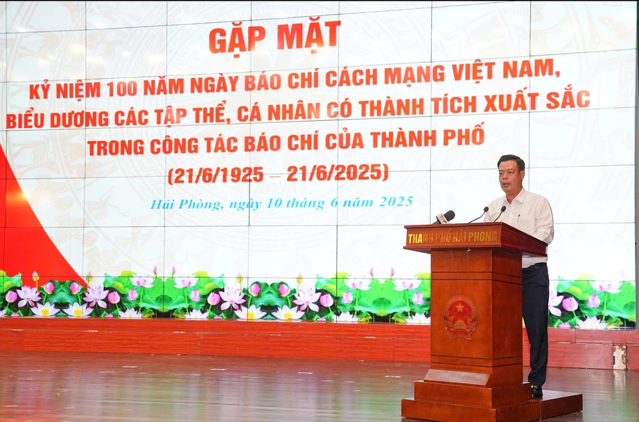 Hải Phòng gặp mặt nhà báo nhân 100 năm Ngày Báo chí Cách mạng Việt Nam- Ảnh 1. Hải Phòng gặp mặt nhà báo nhân 100 năm Ngày Báo chí Cách mạng Việt Nam- Ảnh 1.