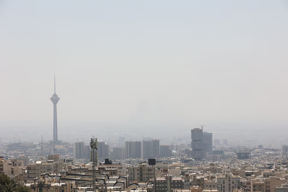 Tổng thống Mỹ Donald Trump kêu gọi toàn bộ người dân Tehran sơ tán ngay lập tức- Ảnh 1. Tổng thống Mỹ Donald Trump kêu gọi toàn bộ người dân Tehran sơ tán ngay lập tức- Ảnh 1.