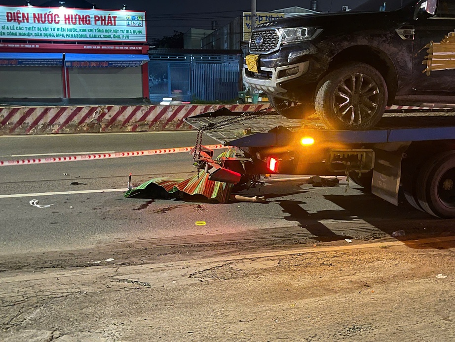 Tông đuôi xe cứu hộ, thanh niên 17 tuổi tử vong tại chỗ- Ảnh 1. Tông đuôi xe cứu hộ, thanh niên 17 tuổi tử vong tại chỗ- Ảnh 1.