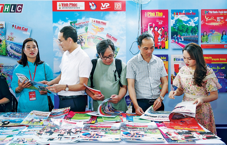 B&aacute;o ch&iacute; v&agrave; sứ mệnh kiến tạo niềm tin, tri thức- Ảnh 3.