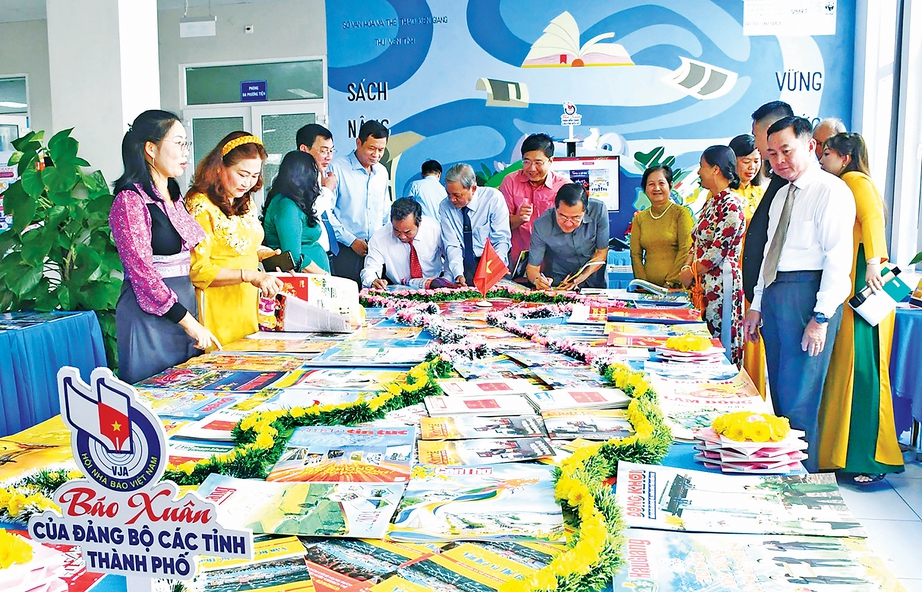 B&aacute;o ch&iacute; v&agrave; sứ mệnh kiến tạo niềm tin, tri thức- Ảnh 2.