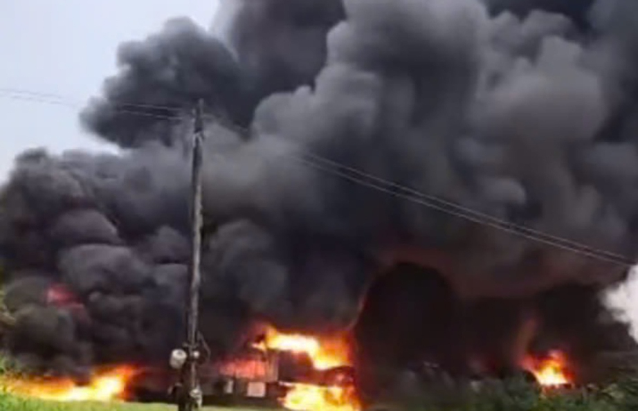 Ch&aacute;y lớn xưởng sản xuất nhựa ở TP.HCM- Ảnh 1.