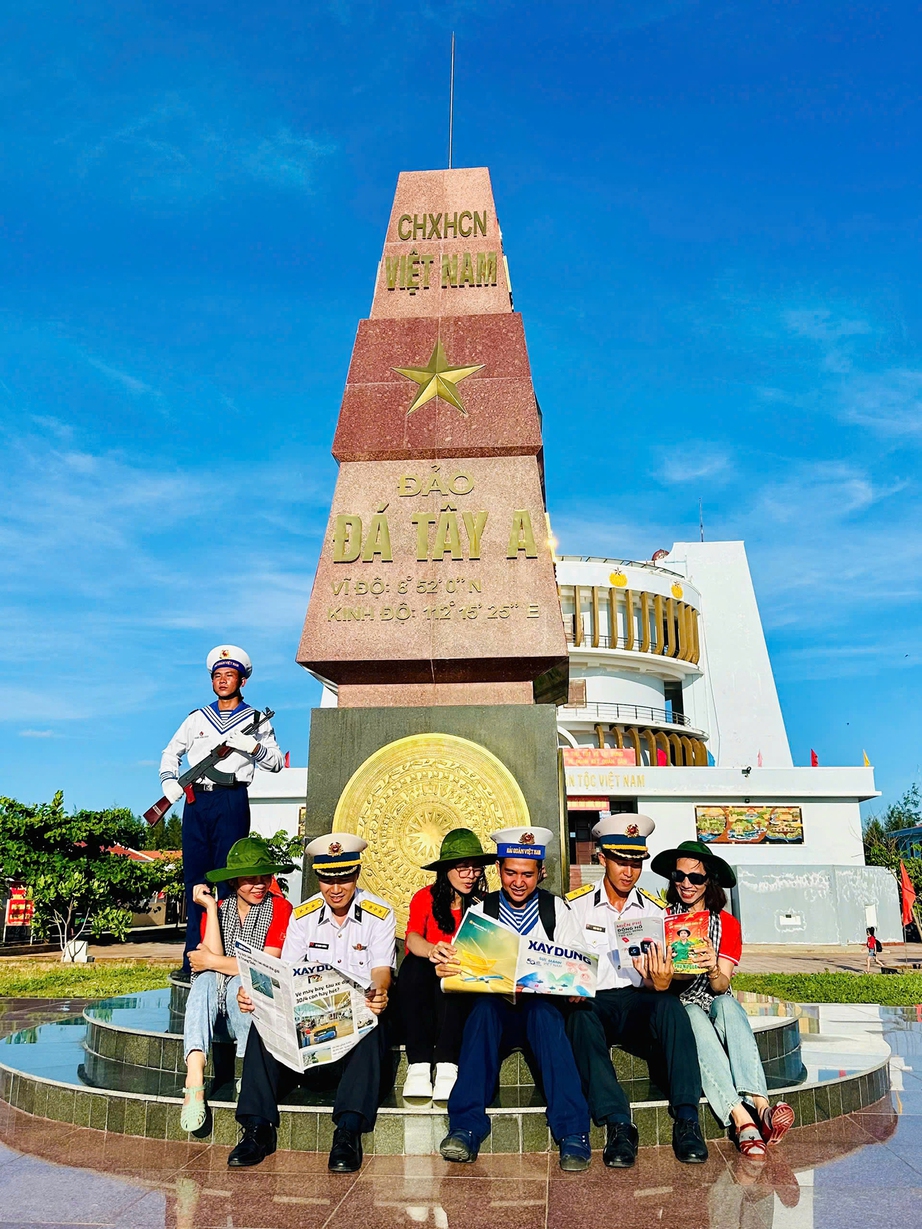 Trường Sa y&ecirc;u thương biết mấy cho vừa... - Ảnh 1.