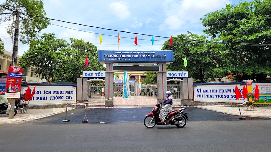 TP Quảng Ng&atilde;i đ&oacute;n hơn 600 học sinh c&aacute;c cấp ở Kon Tum đến học tập sau s&aacute;p nhập- Ảnh 1.