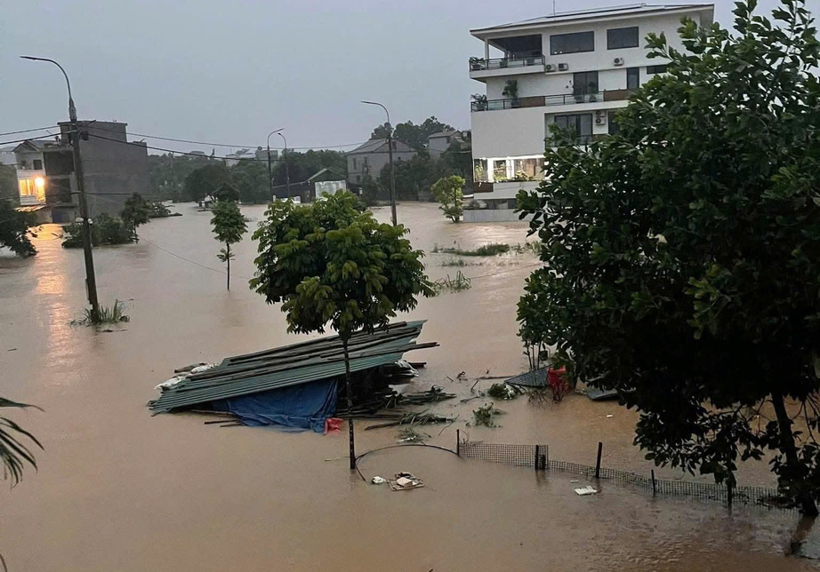 Th&aacute;i Nguy&ecirc;n: Mưa lớn k&eacute;o d&agrave;i g&acirc;y ngập s&acirc;u nhiều nơi, giao th&ocirc;ng t&ecirc; liệt- Ảnh 1.