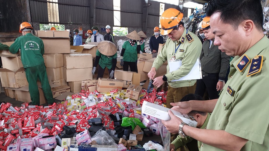 Thủ tướng: Chống hàng giả, hàng nhái không làm theo chiến dịch, mỗi ngày đều là cao điểm- Ảnh 3. Thủ tướng: Chống hàng giả, hàng nhái không làm theo chiến dịch, mỗi ngày đều là cao điểm- Ảnh 3.