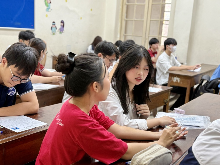 Hơn 99% th&iacute; sinh ho&agrave;n th&agrave;nh thủ tục dự thi tốt nghiệp 2025 - Ảnh 1.