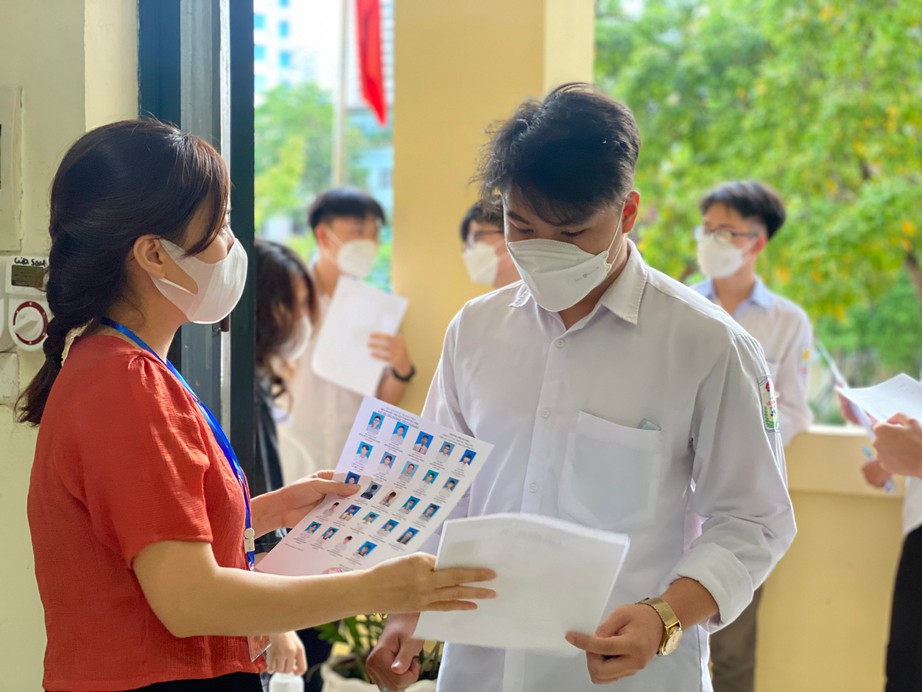 Kỳ thi tốt nghiệp THPT 2025: Y&ecirc;u cầu bố tr&iacute; tổ y tế tại mỗi điểm thi- Ảnh 1.