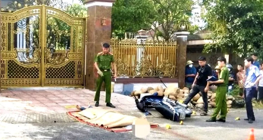 Hiện trường vụ tai nạn khiến người đ&agrave;n &ocirc;ng tử vong tại chỗ - Ảnh: Viết H&agrave;.