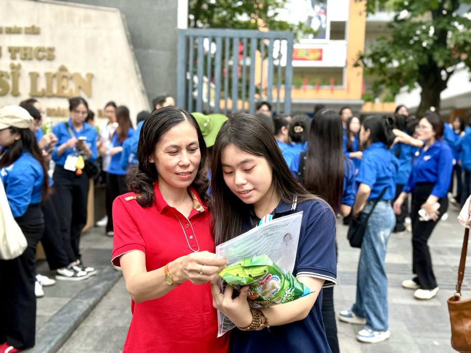 Th&iacute; sinh cả nước nhẹ nh&otilde;m kh&eacute;p lại kỳ thi tốt nghiệp THPT 2025- Ảnh 1.