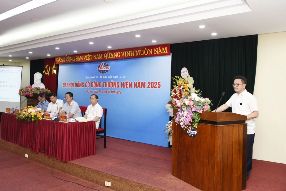&Ocirc;ng Vũ Ngọc Anh, Vụ trưởng Vụ Quản l&yacute; doanh nghiệp (Bộ X&acirc;y dựng) ph&aacute;t biểu chỉ đạo tại Đại hội đồng cổ đ&ocirc;ng thường ni&ecirc;n năm 2025 của LILAMA.