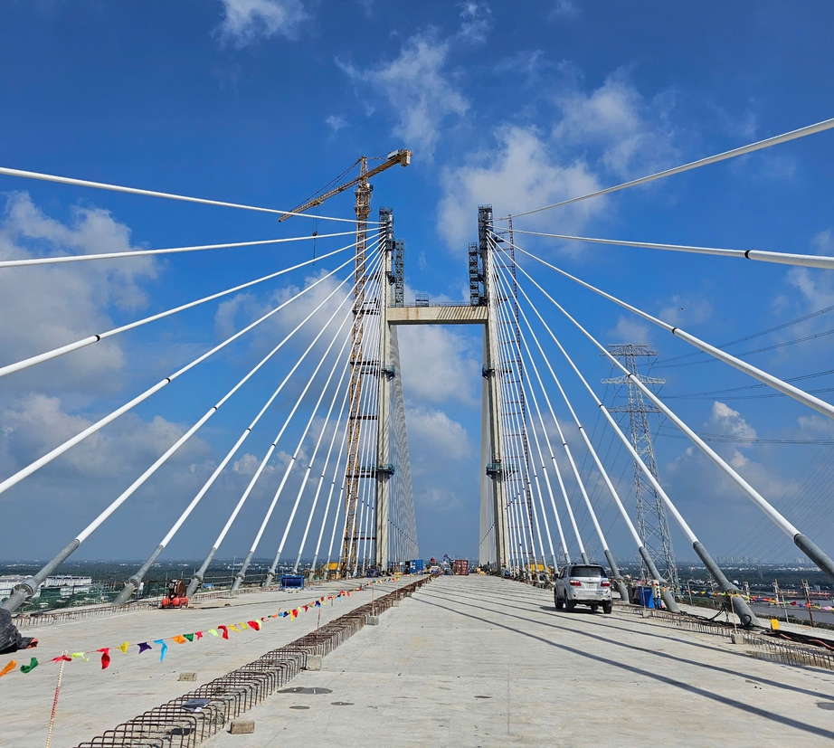 Hợp long cầu B&igrave;nh Kh&aacute;nh tr&ecirc;n cao tốc Bến Lức - Long Th&agrave;nh- Ảnh 2.