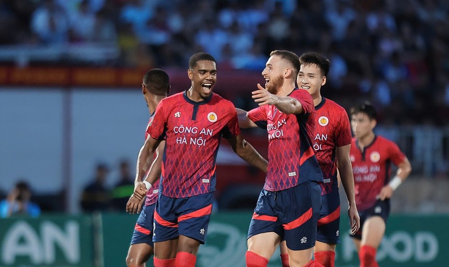 Thắng đậm SLNA, CAHN vô địch Cúp Quốc gia 2024-2025- Ảnh 2. Thắng đậm SLNA, CAHN vô địch Cúp Quốc gia 2024-2025- Ảnh 2.