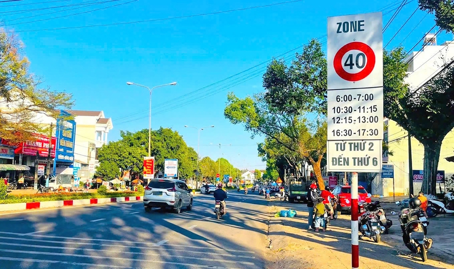 Khắc phục hơn 1 vạn biển b&aacute;o, đ&egrave;n t&iacute;n hiệu bất cập- Ảnh 2.