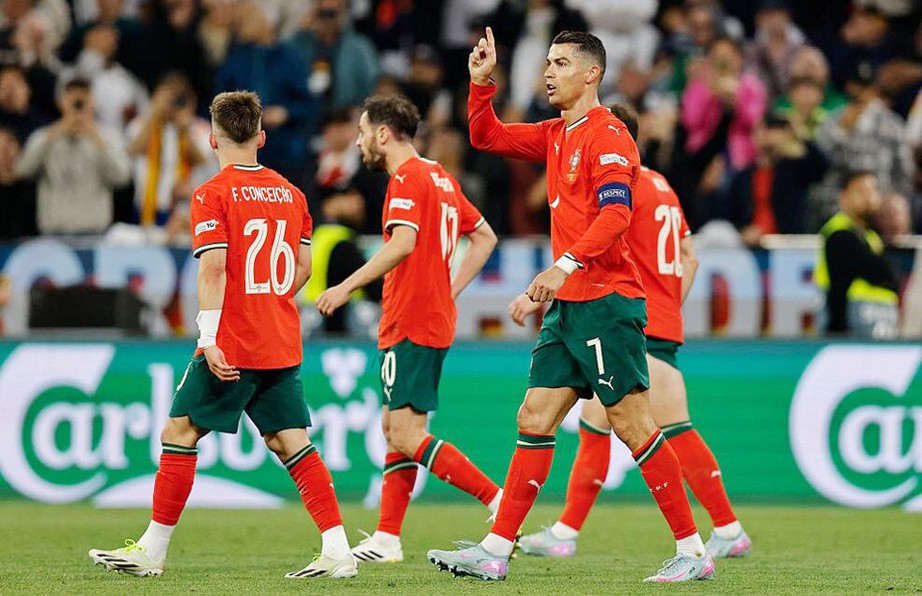 Ronaldo tỏa s&aacute;ng, Bồ Đ&agrave;o Nha v&agrave;o chung kết Nations League- Ảnh 1.