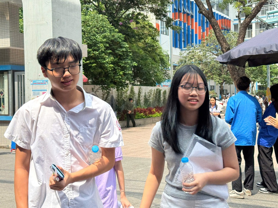 Hơn 100.000 th&iacute; sinh H&agrave; Nội ho&agrave;n th&agrave;nh kỳ thi v&agrave;o lớp 10 c&ocirc;ng lập- Ảnh 2.