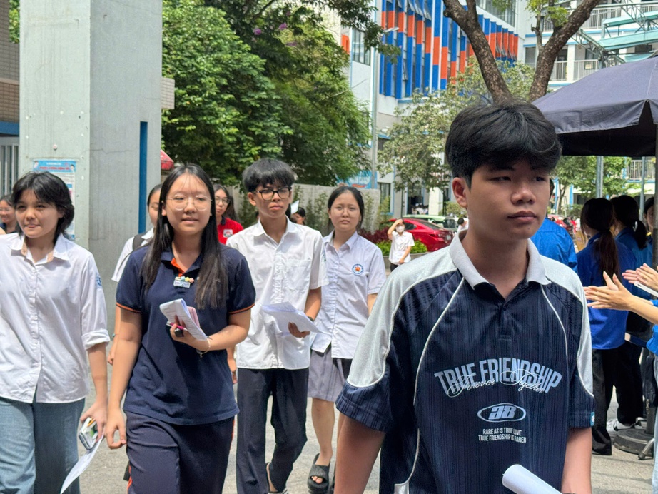 Hơn 100.000 th&iacute; sinh H&agrave; Nội ho&agrave;n th&agrave;nh kỳ thi v&agrave;o lớp 10 c&ocirc;ng lập- Ảnh 4.