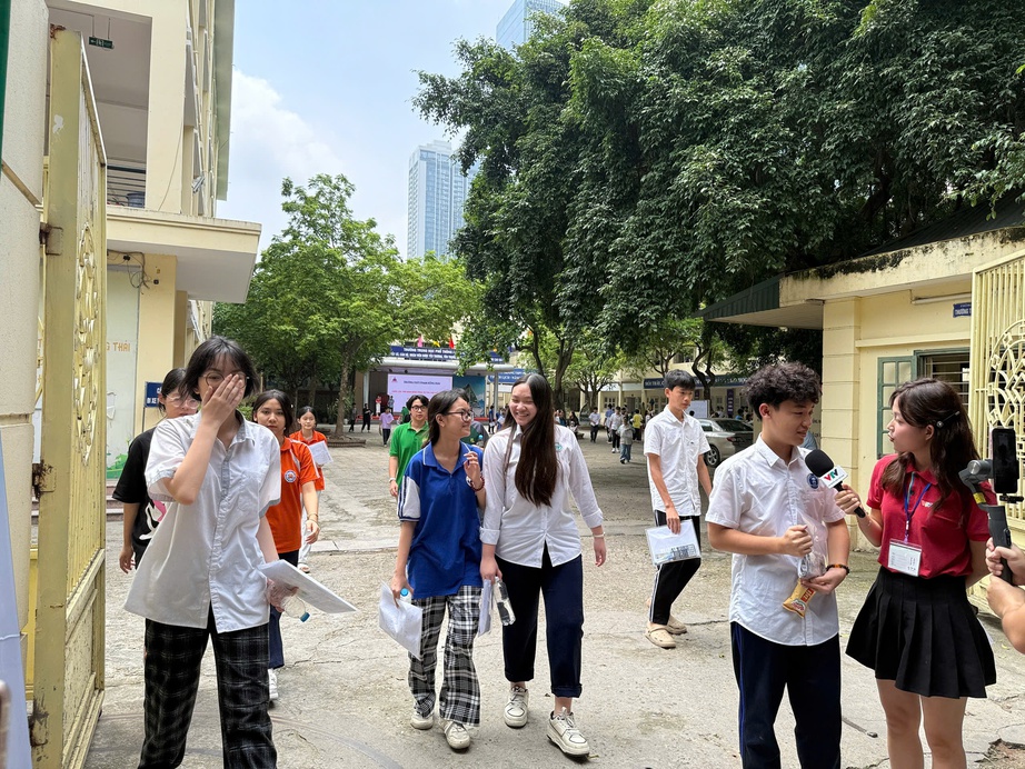 Hơn 100.000 th&iacute; sinh H&agrave; Nội ho&agrave;n th&agrave;nh kỳ thi v&agrave;o lớp 10 c&ocirc;ng lập- Ảnh 7.