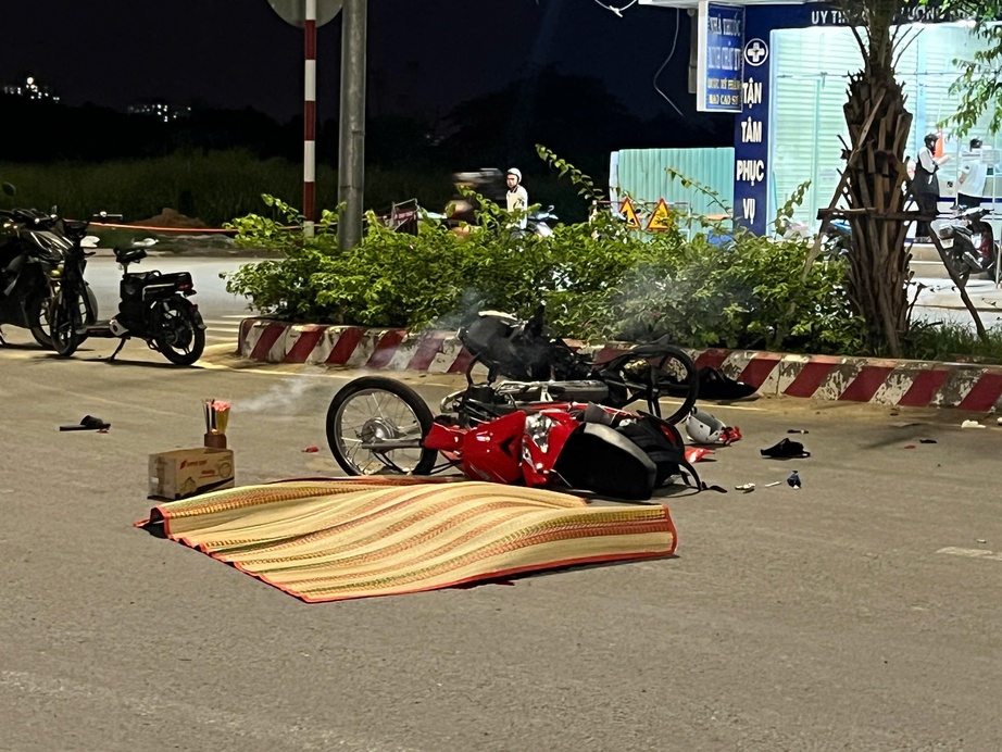 Xe m&aacute;y đi tốc độ cao t&ocirc;ng nhau, hai nam sinh thương vong- Ảnh 1.