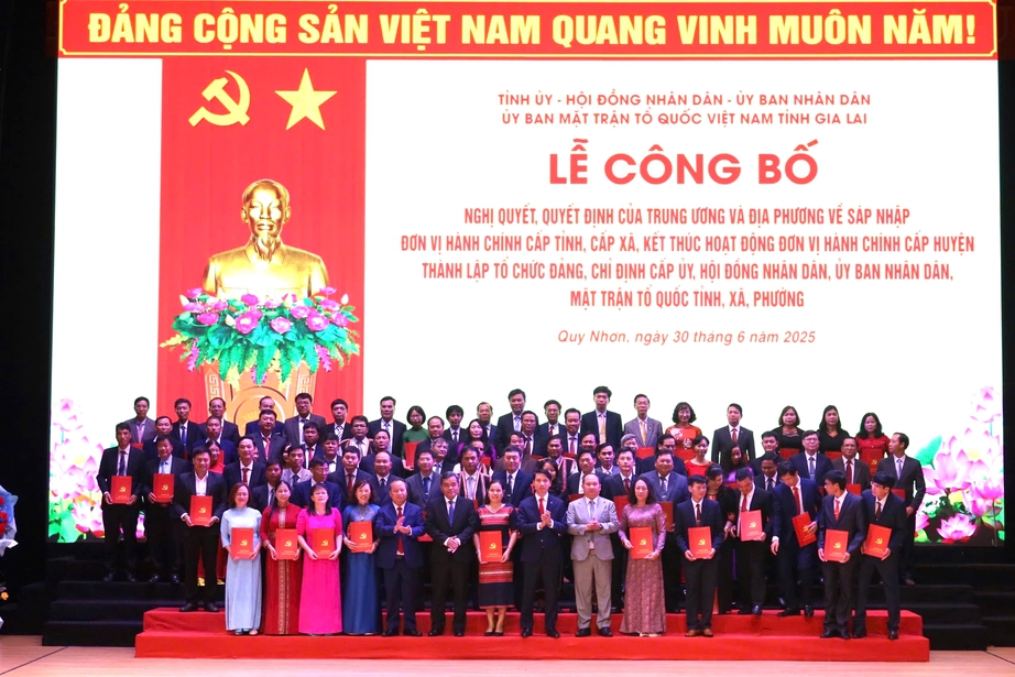 B&iacute; thư, Chủ tịch UBND 135 phường, x&atilde; của tỉnh Gia Lai sau s&aacute;p nhập- Ảnh 1.