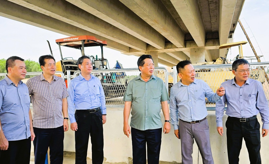 Ho&agrave;n th&agrave;nh c&aacute;c cao tốc Vũng &Aacute;ng - B&ugrave;ng, Vạn Ninh - Cam Lộ v&agrave;o dịp 19/8- Ảnh 1.