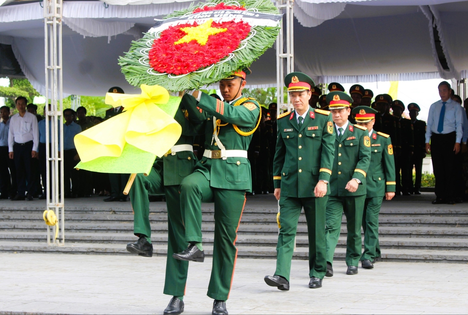 Quảng Trị tổ chức truy điệu, an t&aacute;ng 12 h&agrave;i cốt liệt sĩ- Ảnh 5.