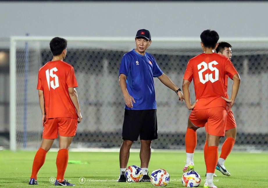 &ldquo;Tr&ograve; cưng&rdquo; HLV Troussier mừng v&igrave; thay đổi lớn ở chung kết U23 Đ&ocirc;ng Nam &Aacute; 2025- Ảnh 2.