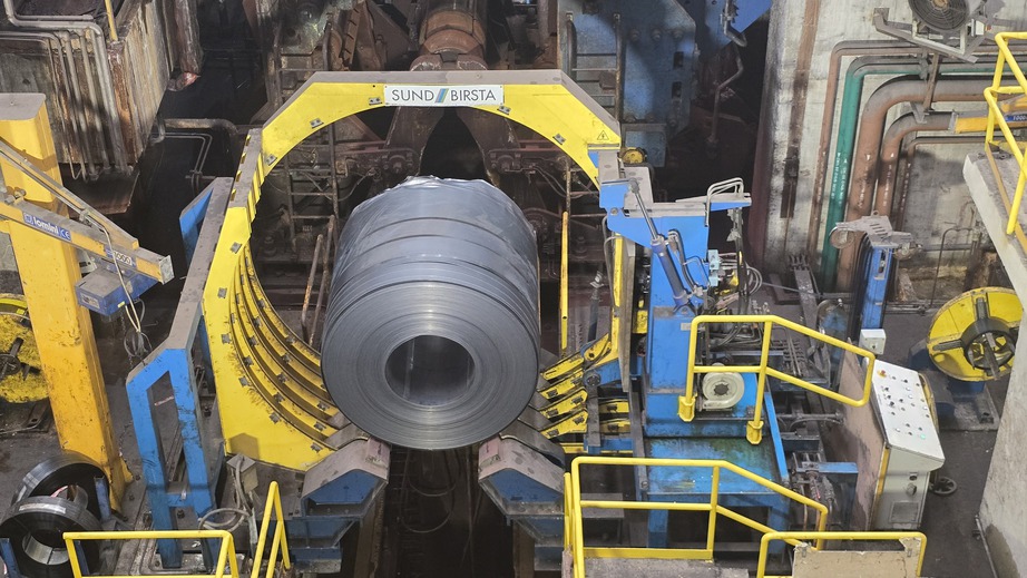 Bộ C&ocirc;ng thương l&ecirc;n tiếng việc nhập khẩu th&eacute;p HRC khổ rộng tăng đột biến từ Trung Quốc- Ảnh 1.