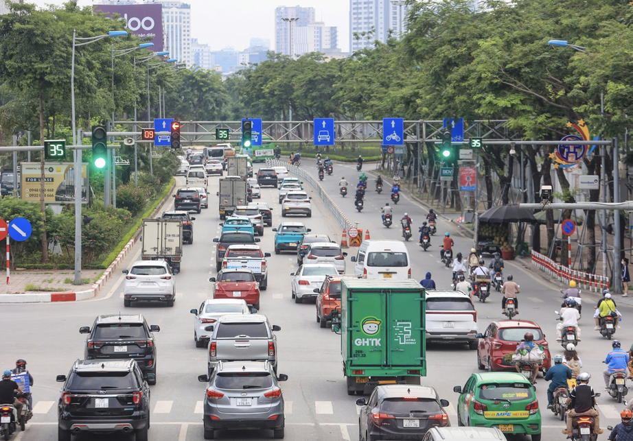 Bộ X&acirc;y dựng đề xuất &aacute;p ti&ecirc;u chuẩn kh&iacute; thải &ocirc; t&ocirc; lưu h&agrave;nh theo khu vực- Ảnh 2.