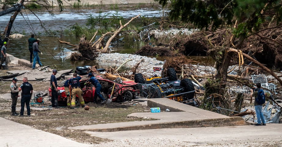 Số người thiệt mạng do lũ qu&eacute;t ở Texas, Mỹ tiếp tục tăng- Ảnh 1.