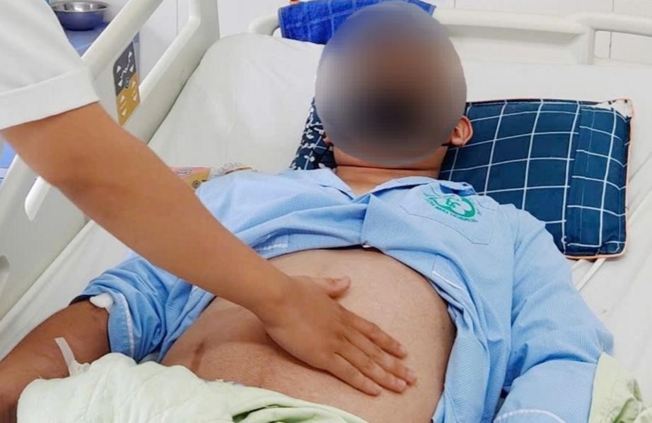 Sốt xuất huyết v&agrave;o m&ugrave;a, nhiều ca biến chứng, nguy kịch- Ảnh 1.