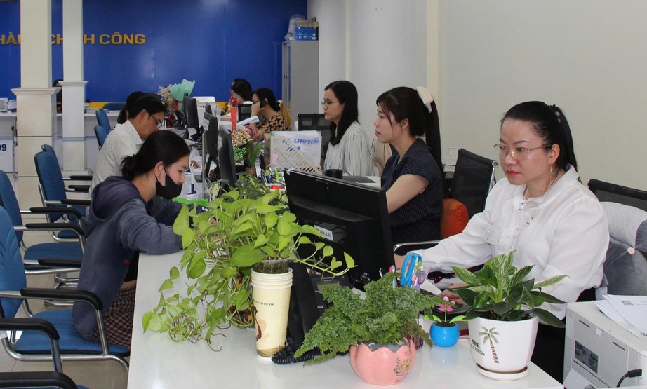 Hồ sơ đăng k&yacute; cấp, đổi giấy ph&eacute;p trước ng&agrave;y 1/3, người d&acirc;n Vĩnh Long nhận kết quả ở đ&acirc;u?- Ảnh 1.