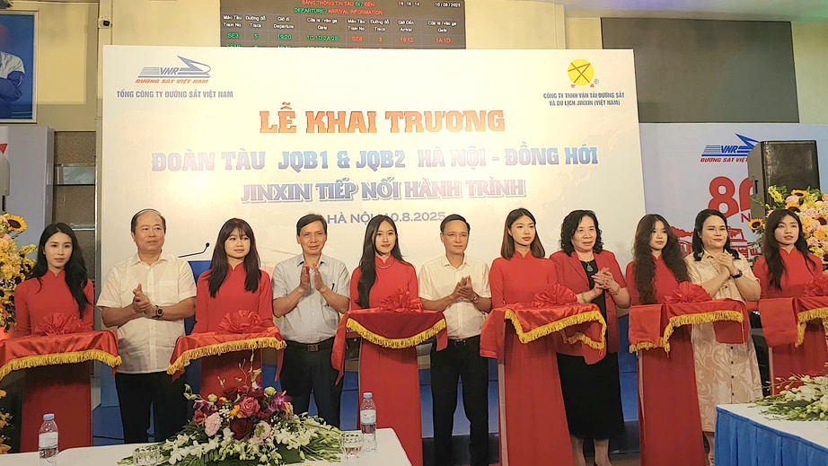 Check-in tàu hỏa hạng sang Hà Nội - Đồng Hới: Giường êm, view đẹp, dịch vụ chuẩn khách sạn- Ảnh 1. Check-in tàu hỏa hạng sang Hà Nội - Đồng Hới: Giường êm, view đẹp, dịch vụ chuẩn khách sạn- Ảnh 1.