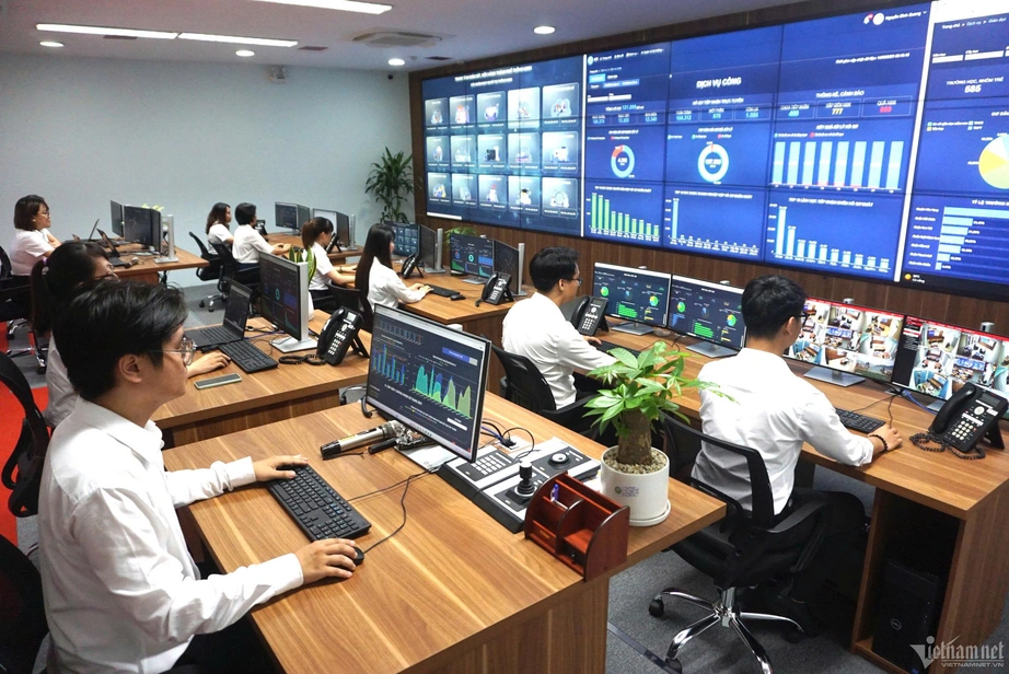 Thứ trưởng Nguyễn Tường Văn: Ph&aacute;t triển đ&ocirc; thị th&ocirc;ng minh phải lấy con người l&agrave;m trung t&acirc;m- Ảnh 4.