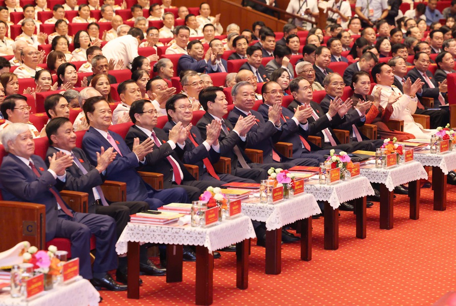 Tổng B&iacute; thư: C&ocirc;ng an nh&acirc;n d&acirc;n l&agrave; "l&aacute; chắn" v&agrave; "thanh kiếm" bảo vệ chế độ, bảo vệ nh&acirc;n d&acirc;n- Ảnh 2.