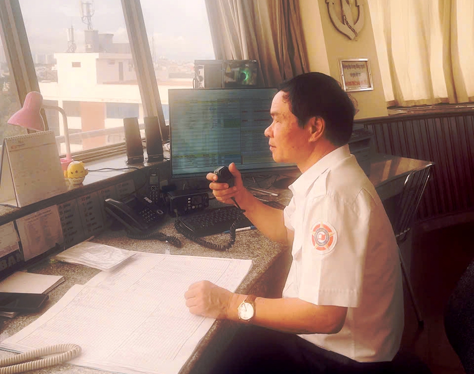 Gương sáng "chiến sĩ" bảo đảm an toàn hàng hải hết mình vì nhiệm vụ- Ảnh 2. Gương sáng "chiến sĩ" bảo đảm an toàn hàng hải hết mình vì nhiệm vụ- Ảnh 2.