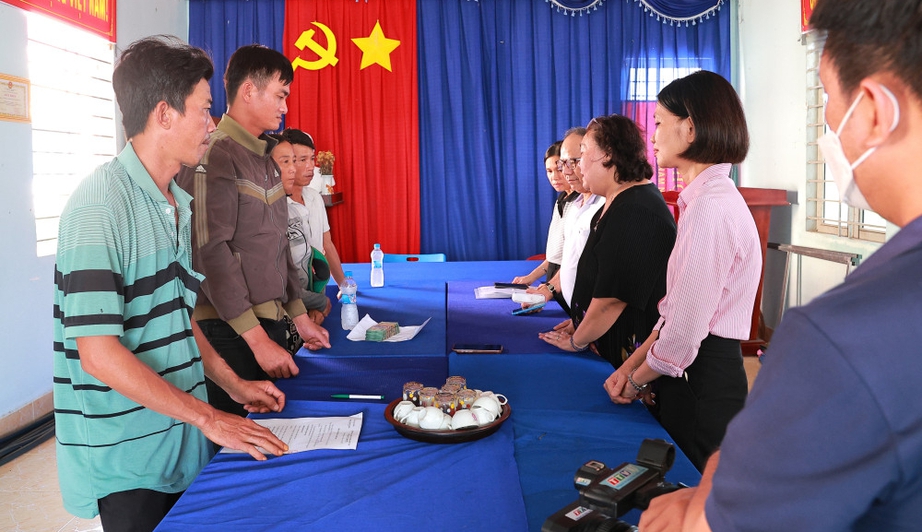 L&atilde;nh đạo Bệnh viện Đa khoa T&acirc;y Ninh xin lỗi sau sự cố y khoa l&agrave;m b&eacute; trai tử vong- Ảnh 1.