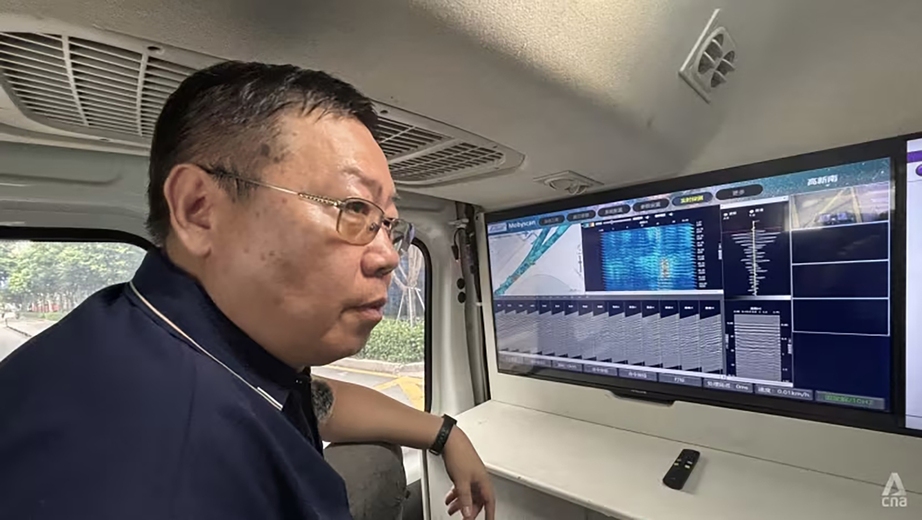 “Bác sĩ đường sá” phát hiện sớm hố tử thần- Ảnh 1. “Bác sĩ đường sá” phát hiện sớm hố tử thần- Ảnh 1.