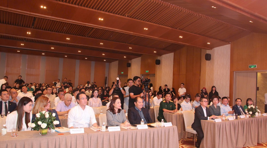 Giải thưởng Human Act Prize 2025: H&agrave;nh tr&igrave;nh thắp s&aacute;ng gi&aacute; trị nh&acirc;n văn- Ảnh 3.