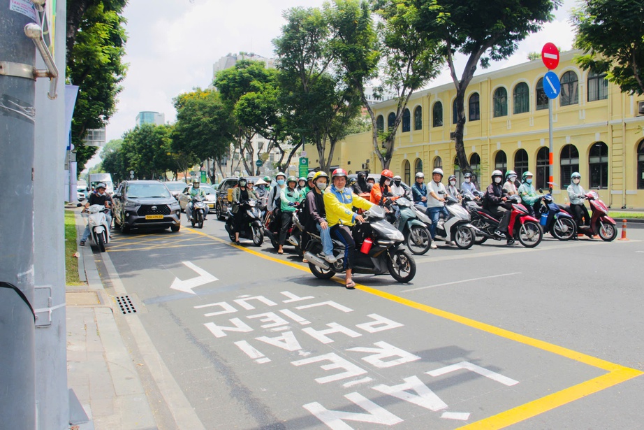 TP.HCM mở rộng vạch mắt v&otilde;ng tại 12 giao lộ: Giải ph&aacute;p giảm kẹt xe, tăng hiệu quả rẽ phải- Ảnh 3.