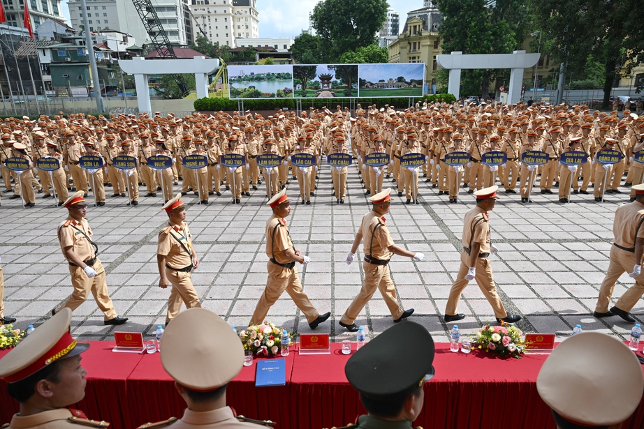 Tăng cường hơn 650 cảnh sát về Hà Nội bảo vệ Lễ kỷ niệm Quốc khánh 2/9- Ảnh 10. Tăng cường hơn 650 cảnh sát về Hà Nội bảo vệ Lễ kỷ niệm Quốc khánh 2/9- Ảnh 10.