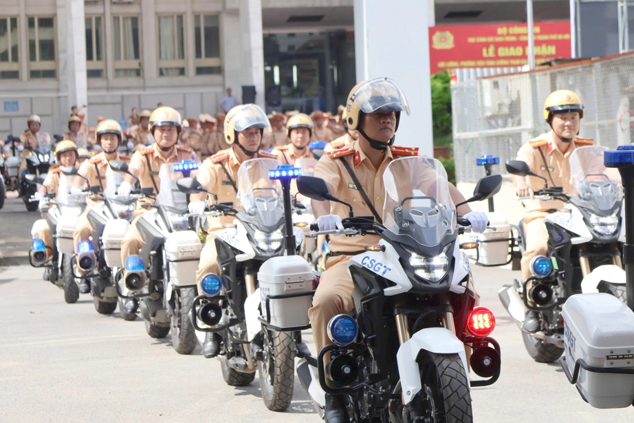 Tăng cường hơn 650 cảnh sát về Hà Nội bảo vệ Lễ kỷ niệm Quốc khánh 2/9- Ảnh 11. Tăng cường hơn 650 cảnh sát về Hà Nội bảo vệ Lễ kỷ niệm Quốc khánh 2/9- Ảnh 11.