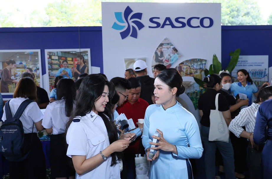 Hơn 10.000 ứng vi&ecirc;n "săn v&eacute;" t&igrave;m cơ hội cất c&aacute;nh sự nghiệp c&ugrave;ng si&ecirc;u s&acirc;n bay Long Th&agrave;nh- Ảnh 15.