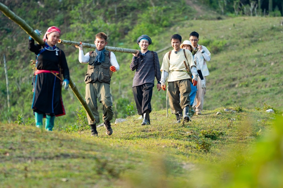 Vietnam's next top model m&ugrave;a 9: Drama c&oacute; c&ograve;n đủ sức giữ kh&aacute;n giả?- Ảnh 7.