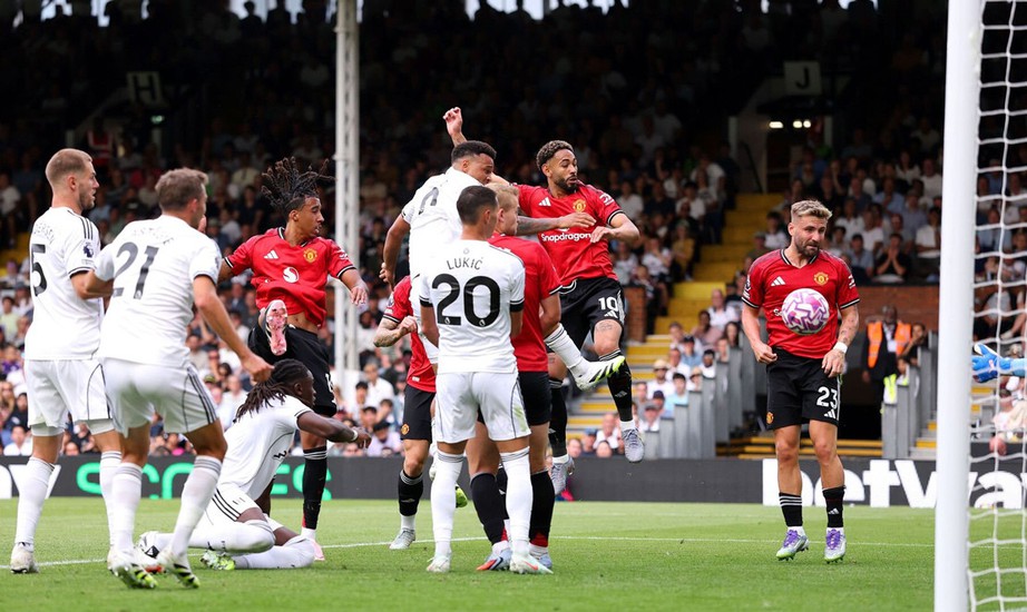 Bruno Fernandes n&oacute;i lời kh&oacute; hiểu sau khi đ&aacute; hỏng phạt đền khiến MU mất 3 điểm- Ảnh 2.