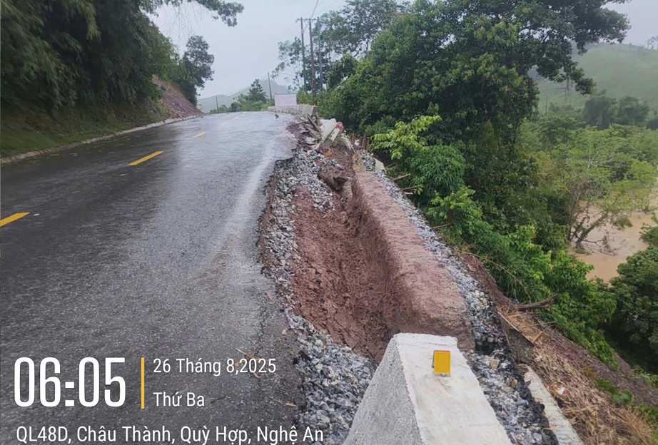 Bộ X&acirc;y dựng ra c&ocirc;ng điện khẩn, quyết liệt khắc phục hậu quả b&atilde;o số 5- Ảnh 1.