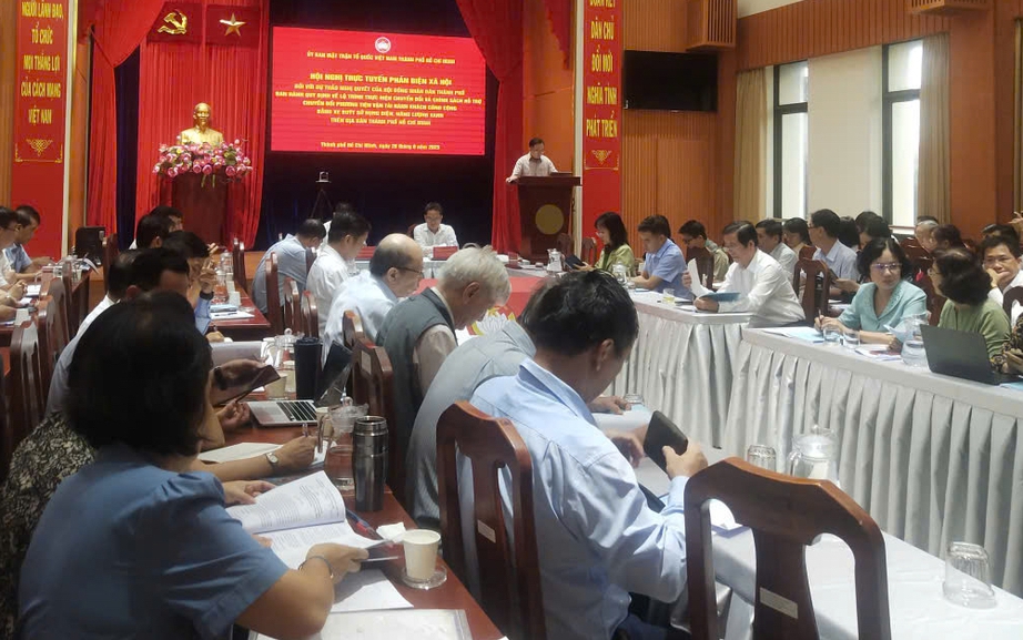 TP.HCM muốn chuyển đổi xe buýt xanh nhưng cơ chế hỗ trợ chưa “xanh” với doanh nghiệp- Ảnh 1. TP.HCM muốn chuyển đổi xe buýt xanh nhưng cơ chế hỗ trợ chưa “xanh” với doanh nghiệp- Ảnh 1.