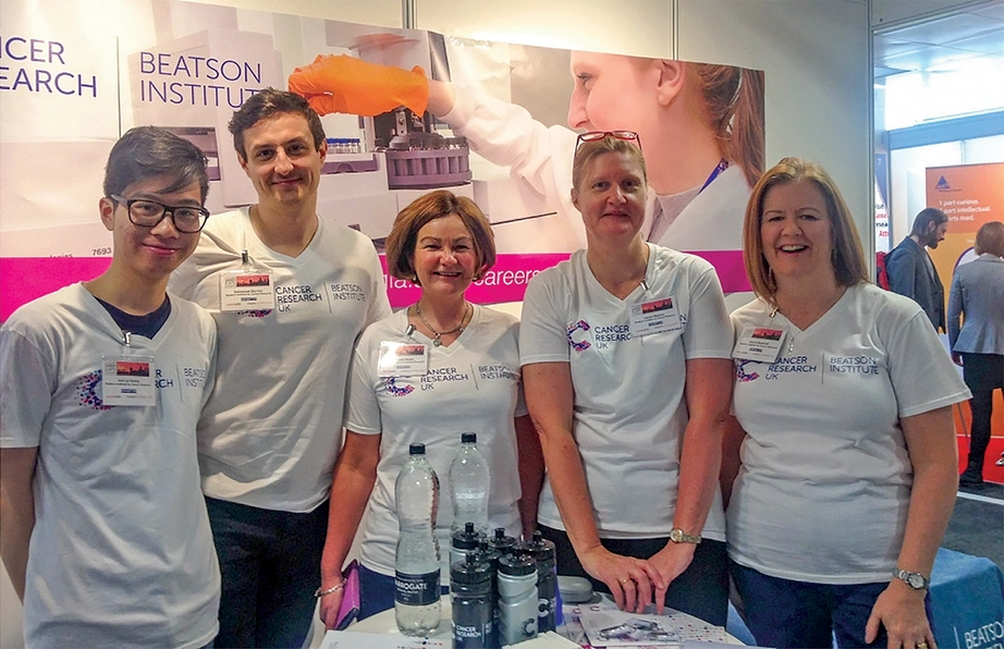 Tiến sĩ trẻ người Việt được Ho&agrave;ng gia Anh vinh danh- Ảnh 1.