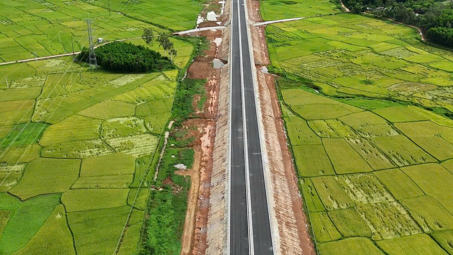 Xuy&ecirc;n lễ thi c&ocirc;ng, đưa loạt dự &aacute;n cao tốc trọng điểm về đ&iacute;ch sớm- Ảnh 4.