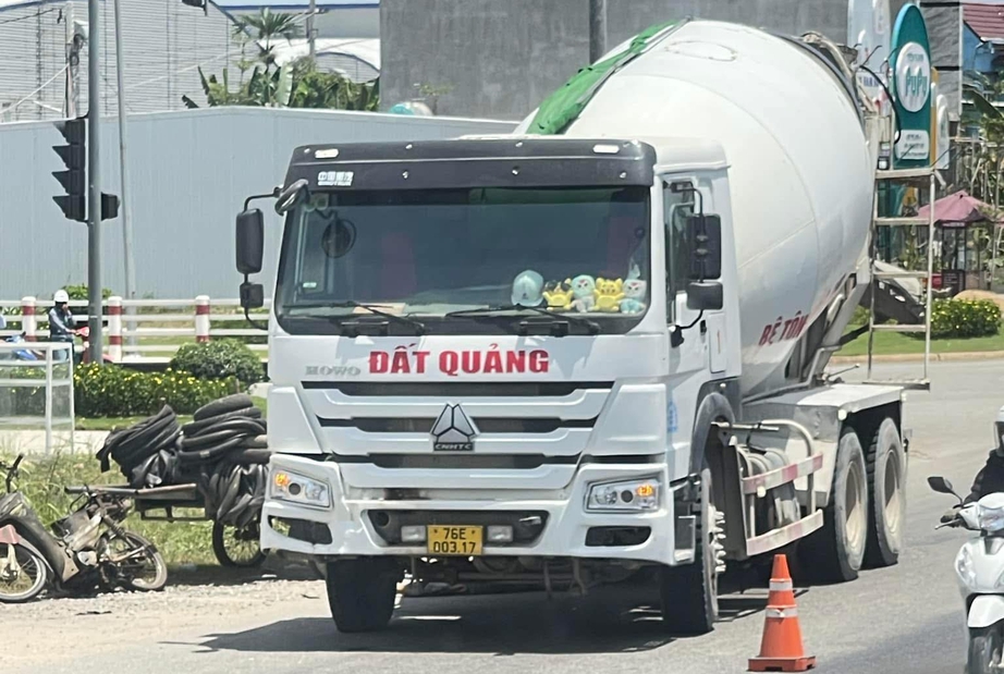 Va chạm xe bồn tr&ecirc;n QL1, người đ&agrave;n &ocirc;ng điều khiển xe k&eacute;o tử vong- Ảnh 1.